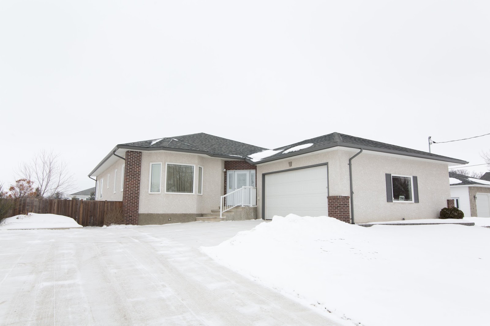 ROYAL LEPAGE Carman Custom built beauty 296 4th Street SW