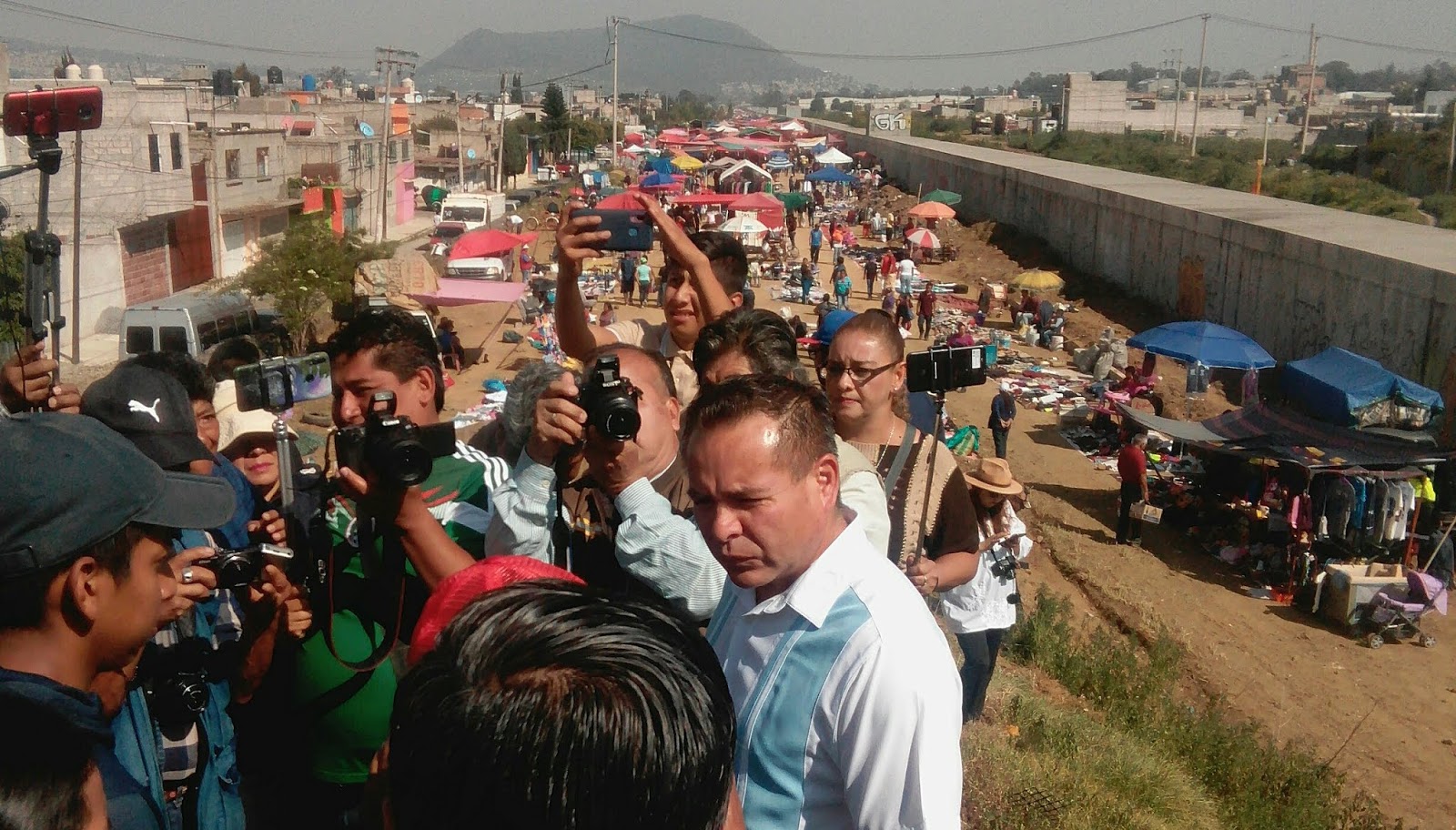 IMPREVISTOSNOTICIAS EN VALLE DE CHALCO, REUBICAN EN ZONA FEDERAL, AL LEGENDARIO TIANGUIS DE