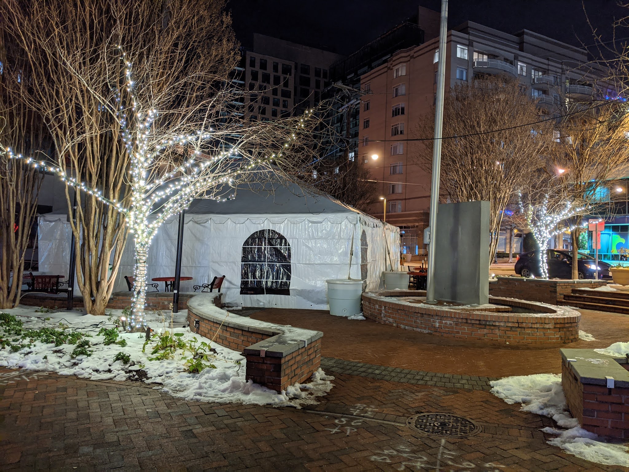 Robert Dyer Bethesda Row Bethesda outdoor dining tents draw sparse