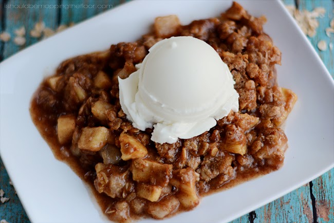Pear and Apple Crisp | An easy-to-prepare fall dish that tastes and smells fantastic!