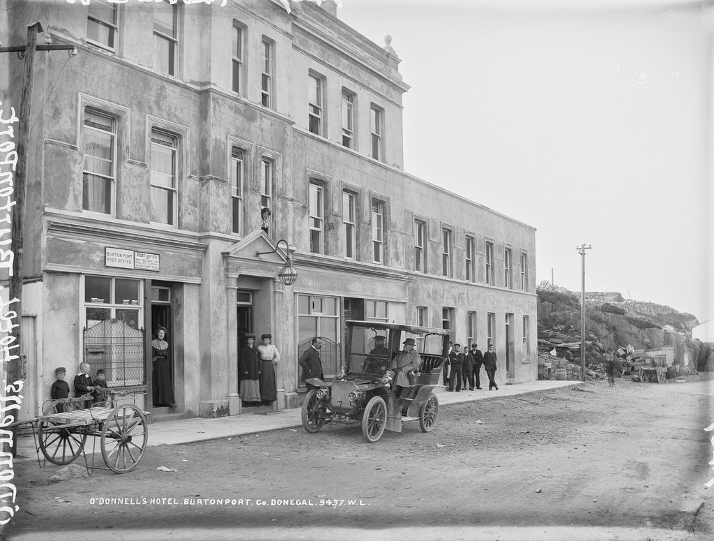 Dublin in the Early Photography  Vintage Photos Capture Street Scenes of Dublin in the Late 19th and Early 20th Centuries - 67