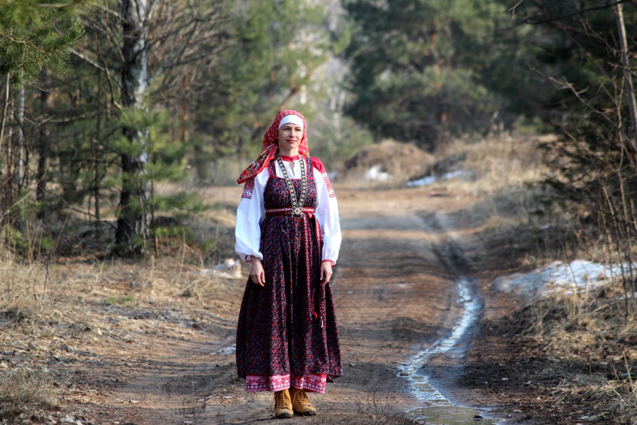 Folk одежда. костюмы в стиле фолк. ирландский традиционный костюм. фолк одежда морана. норвежский костюм бюнад.