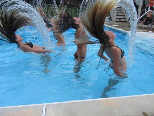 Βρεγμένα μαλλιά στη θάλασσα