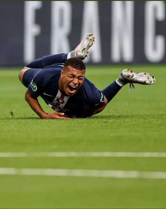 Mbappe Forced Out Of Coupe De France Final After Horror Tackle Roundnews An Online News Media