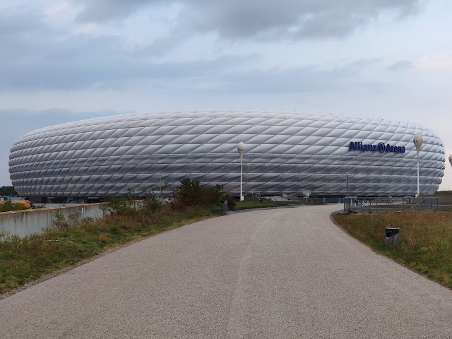 Allianz Arena - домашній стадіон футбольного клубу Баварія