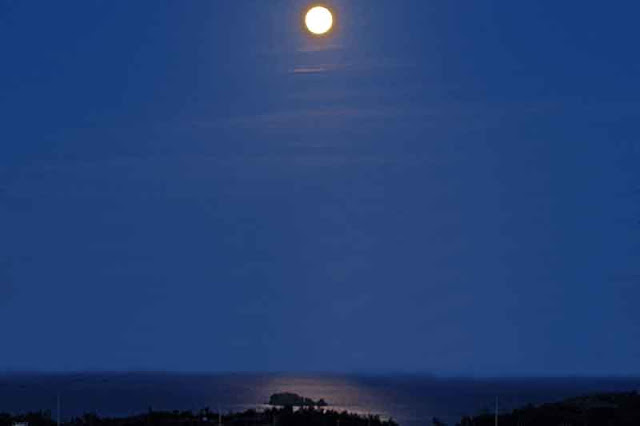 Egg Rock, eggu ishi,reflection, moon, ocean, Kin Town