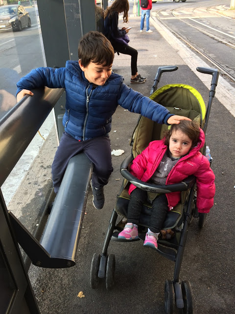 Quando mamma non guida... si scopre la città in modo diverso.