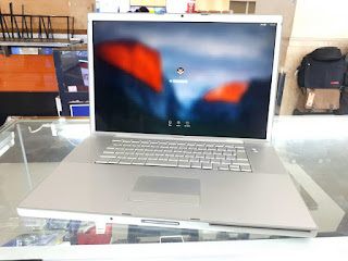 Laptop MacBook Pro 2008 Core2 Duo 2.4GHz 17" HDD 320GB RAM 4GB Seken