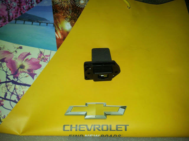 Biến trở quạt gió điều hòa xe Captiva chính hãng GM Biến trở quạt gió điều hòa xe Captiva chính hãng GM