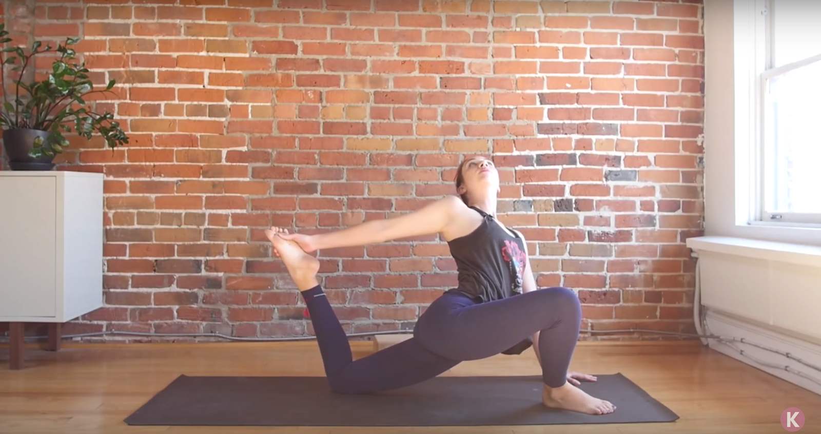 Improve Lower Body Flexibility With These Hips and Hamstrings Stretches ...