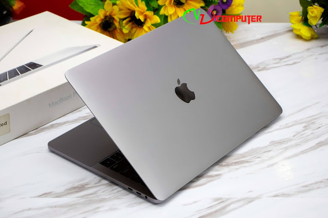 Macbook Pro 2017 Tuoch bar