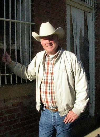 RIP Ken Holmes-- Took this pic of Ken, behind what was Hargrave's Cafe in Dallas