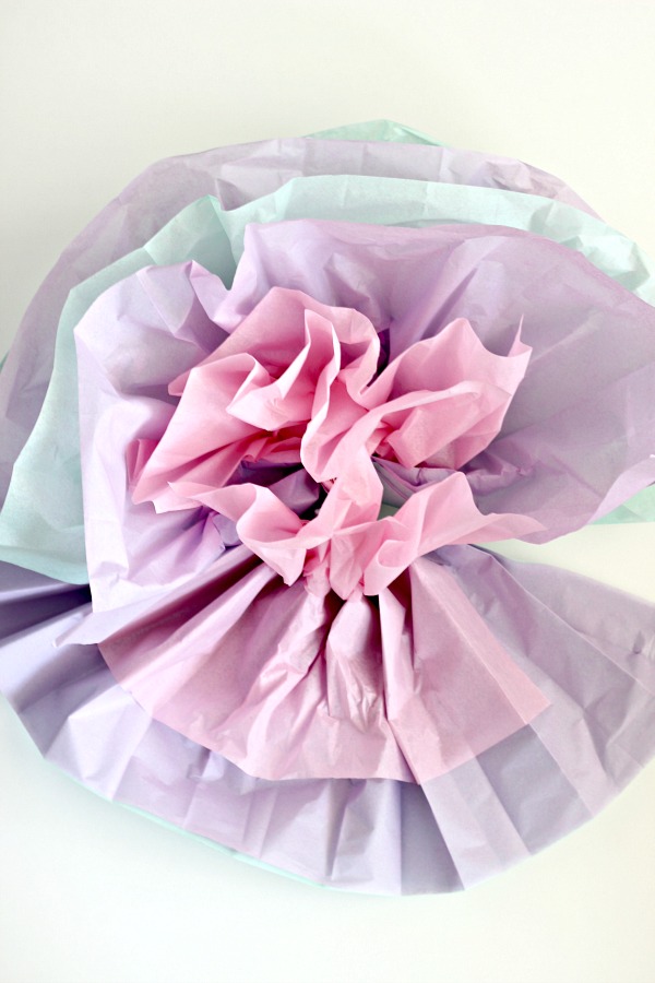 HOW TO MAKE TISSUE PAPER FLOWERS {2 WAYS}