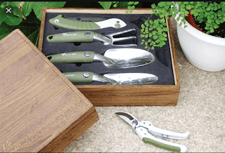 Gardening has become one of the leading popular hobbies, and you will almost certainly know one or two gardeners who might like gardening gifts for the upcoming special day