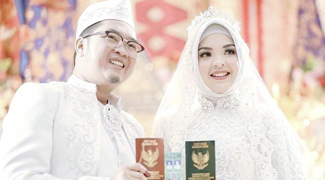 Sebelum Terbang Naik Sriwijaya SJ182, Putri Wahyuni Unggah Foto Pernikahan dan Tulis Status Ini