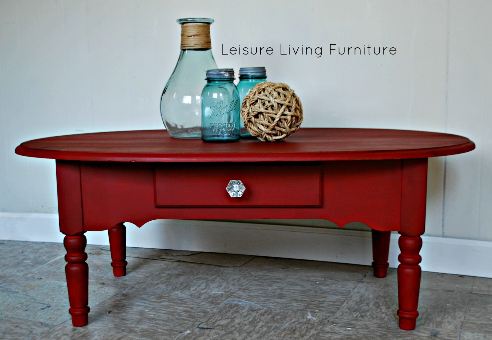 leisure living Holiday Red Coffee Table