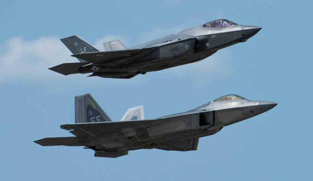 16 PERBEDAAN F-22 RAPTOR DENGAN F-35 LIGHTNING II