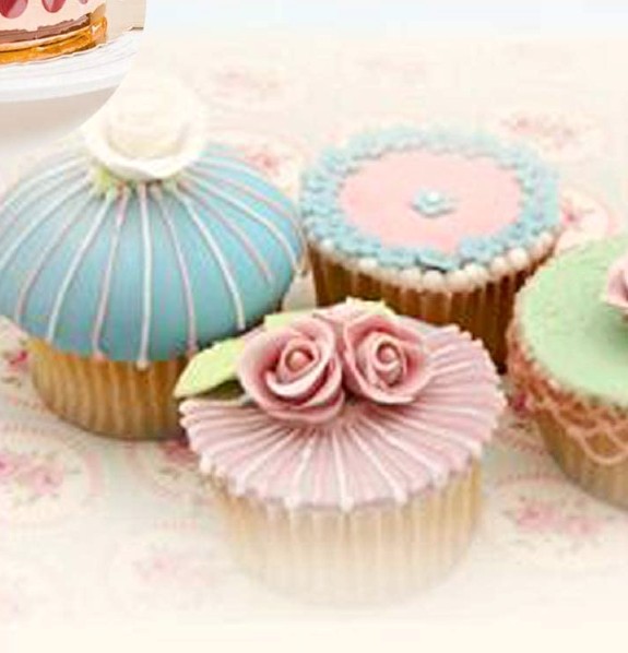 Kit para decorar cupcakes de color rosa pálido con rositas