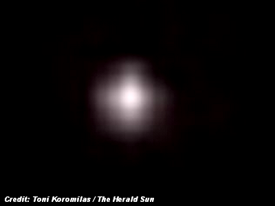 ‘UFO’ Spotted Hovering Over Melbourne | VIDEO