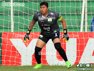 Romel Quiñónez volvió al arco de Oriente Petrolero - DaleOoo