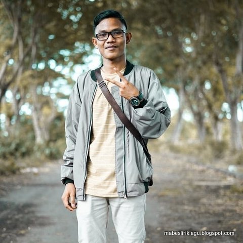 Reza RE - Sahabat Yang Tersakiti Reza RE - Sahabat Yang Tersakiti Lirik
