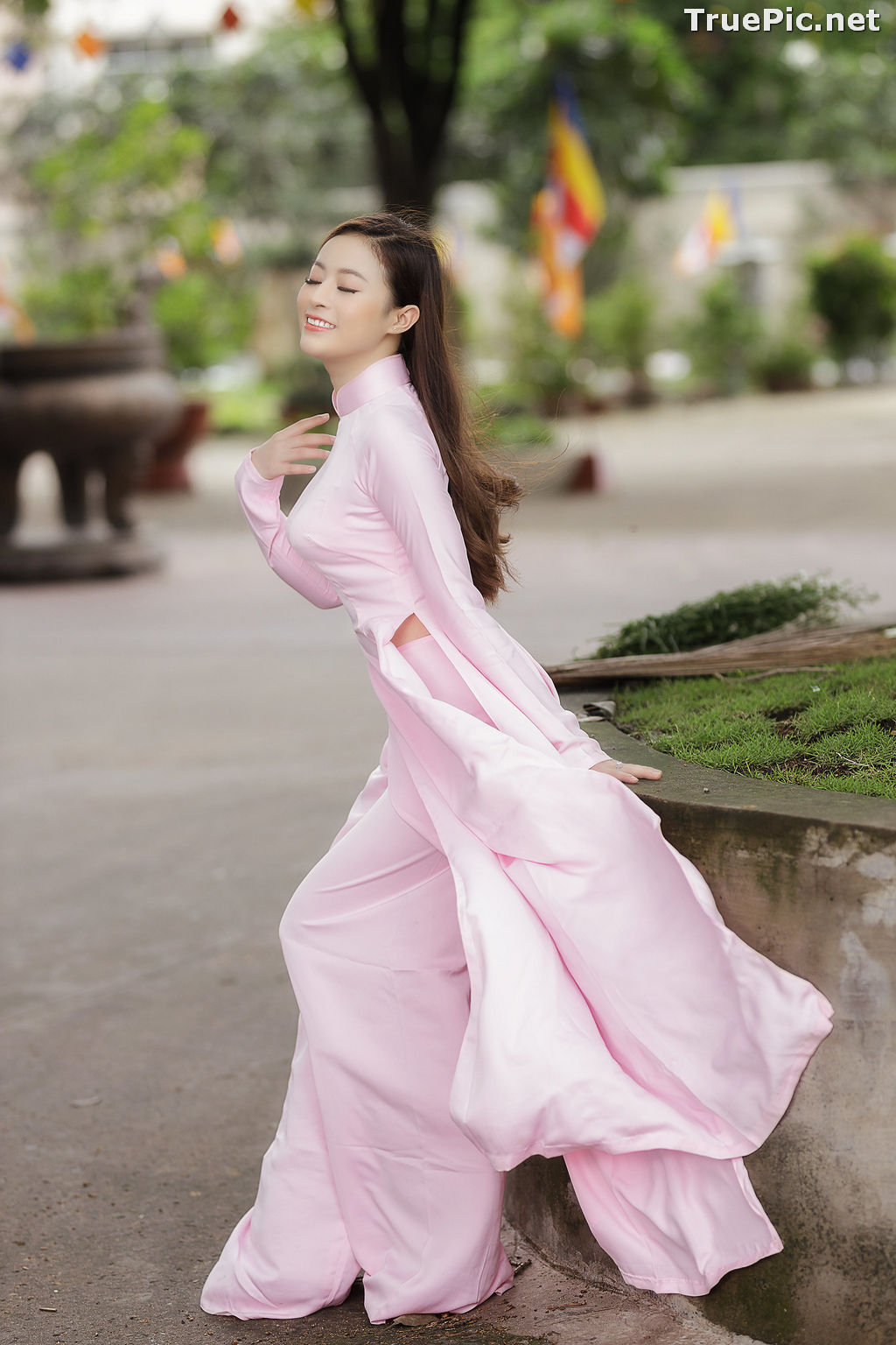 Image The Beauty of Vietnamese Girls with Traditional Dress (Ao Dai) #1 - TruePic.net - Picture-52