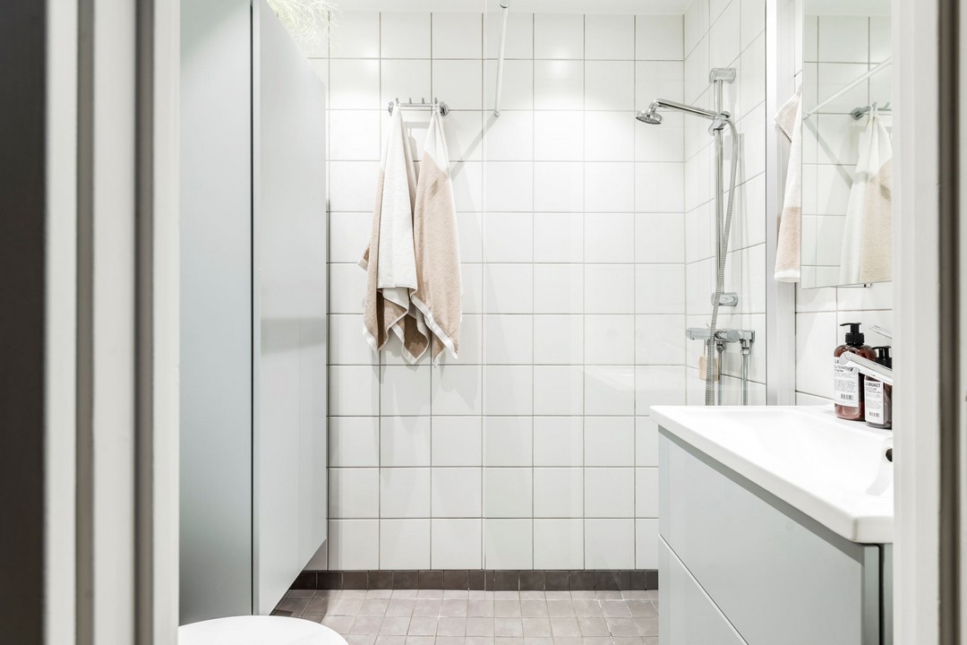 Color Theory: Windsor Tassel Throw