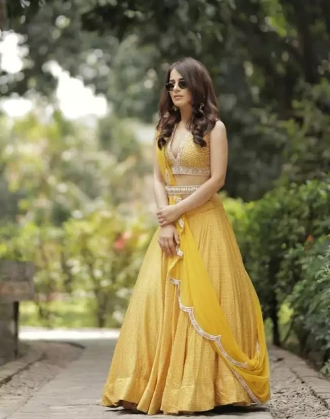 radhika-madan-in-yellow-lehenga radhika-madan-in-yellow-lehenga