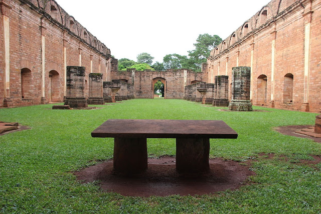 Руины иезуитской редукции в Парагвае