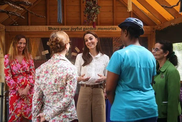 Kate Middleton wore M.i.h Jeans Mabel shirt, Superga Linea sneaker, Monica Vinader onyx earrings