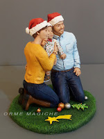 statuine personalizzate realizzate a mano riproduzione foto famiglia con bambino lombardia orme magiche