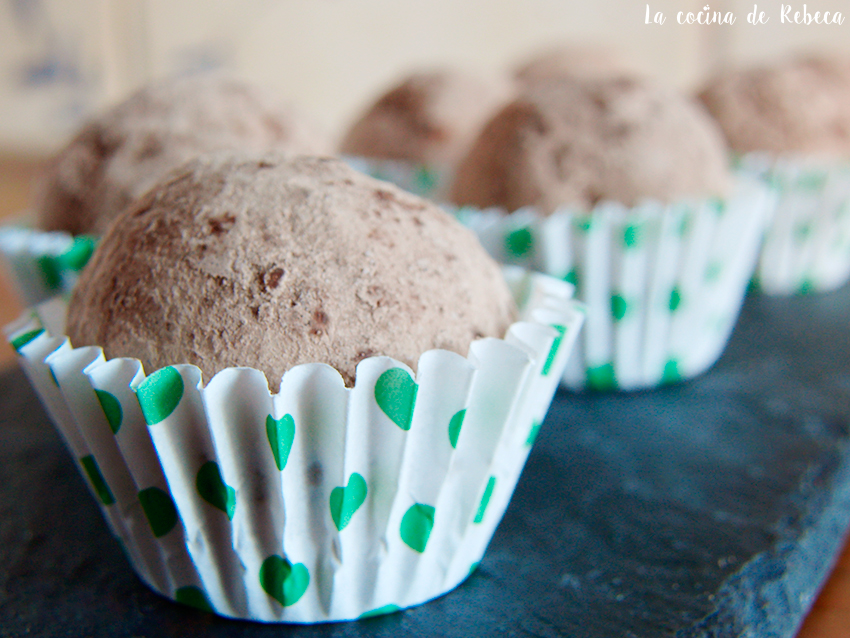 La cocina de Rebeca: Trufas de galleta (y leche condensada casera)