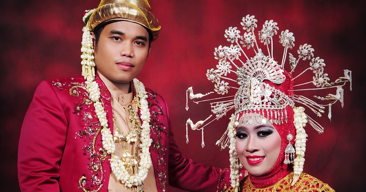 dekorasi pernikahan pengantin betawi hijab modern