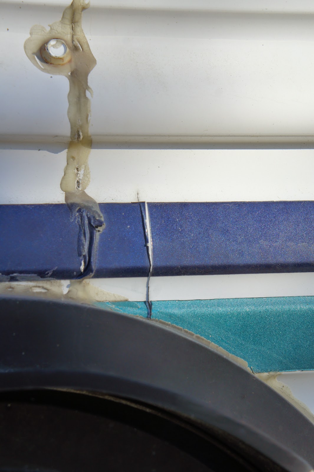 Alice gets a makeover Ep. 4 Fix Hairline crack above RV door