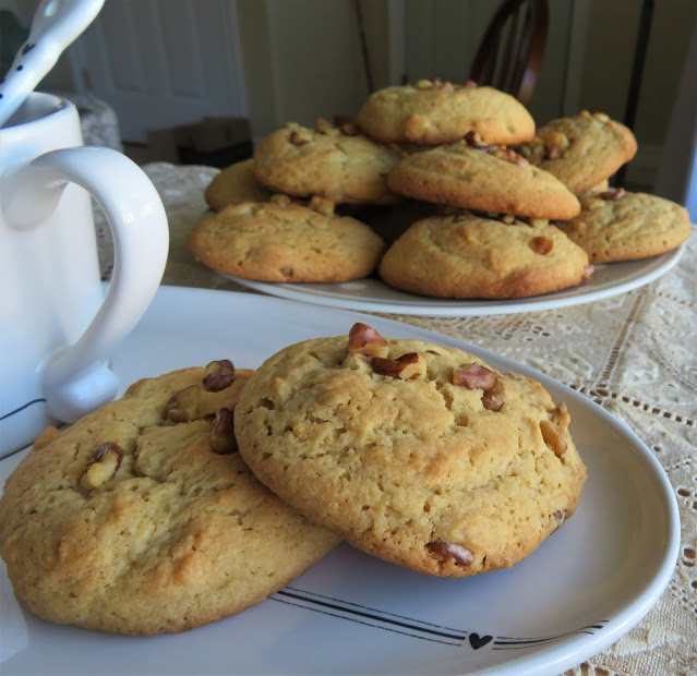 Buttery Maple Walnut Cookies