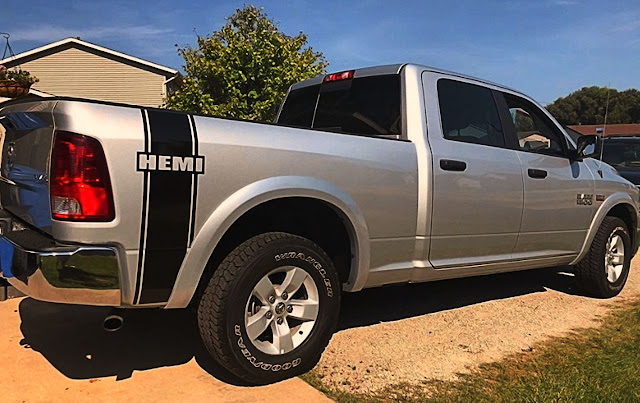 hemi-box-stripes-on-silver-dodge-ram-truck hemi-box-stripes-on-silver-dodge-ram-truck