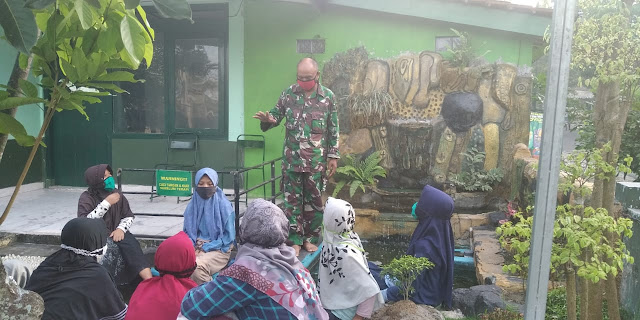 Koramil12/Manisrenggo Memberikan Sosialisasi Pencegahan Covid-19 Pada Siswa Yang Berkunjung di Koramil