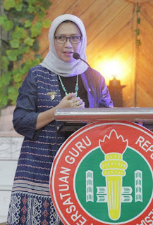 Bunda Indah : Intinya Pemerintahan Adalah Pelayanan Bunda Indah : Intinya Pemerintahan Adalah Pelayanan