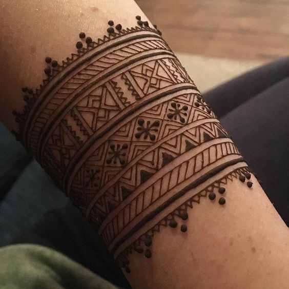 45 Trending Bangle mehndi designs for hands || Kangan mehndi designs ...