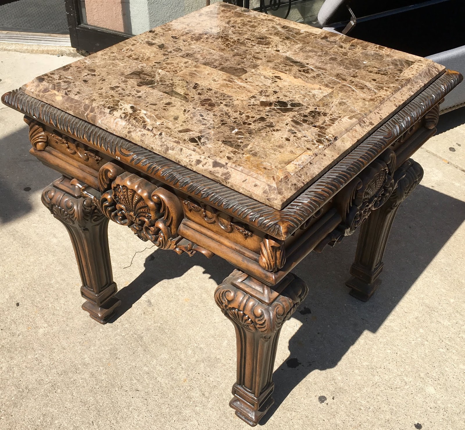 Uhuru Furniture & Collectibles 467106 Hardwood End Table with Marble