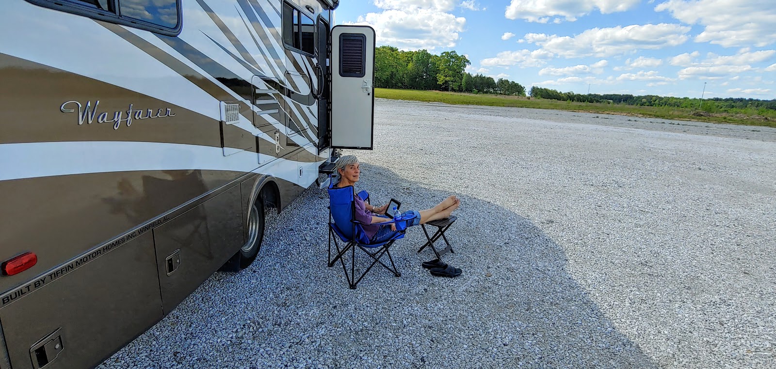 Peter And Evie Travel blog Apr 21 Tiffin Service Center, Winfield, AL