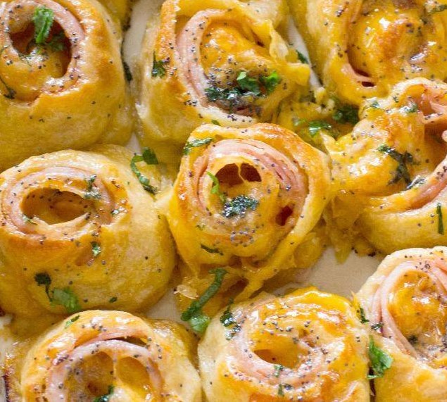 Hot Turkey and Cheese Party Rolls! #dinner #gameday