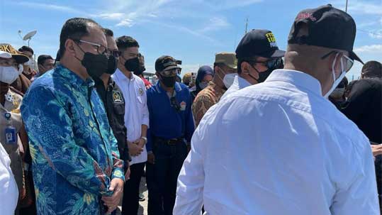 Hasan Basri meninjau Pelabuhan Perikanan Untia Makassar