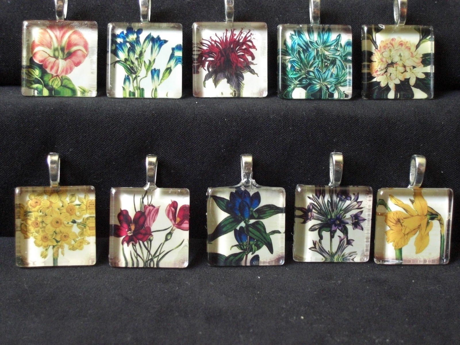E's Unique Boutique Glass "Flower" Pendants
