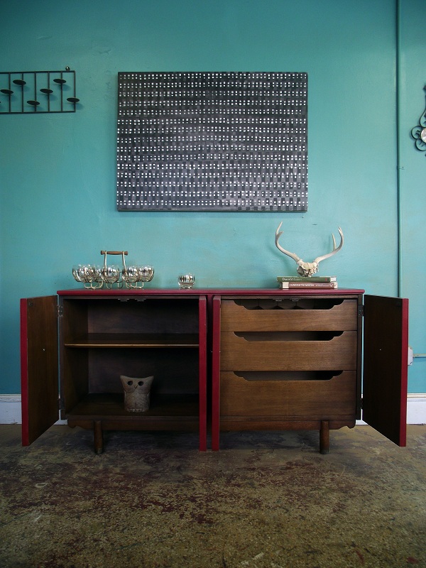 Vintage Ground Retro / Vintage Red Sideboard / Buffet / Media Stand