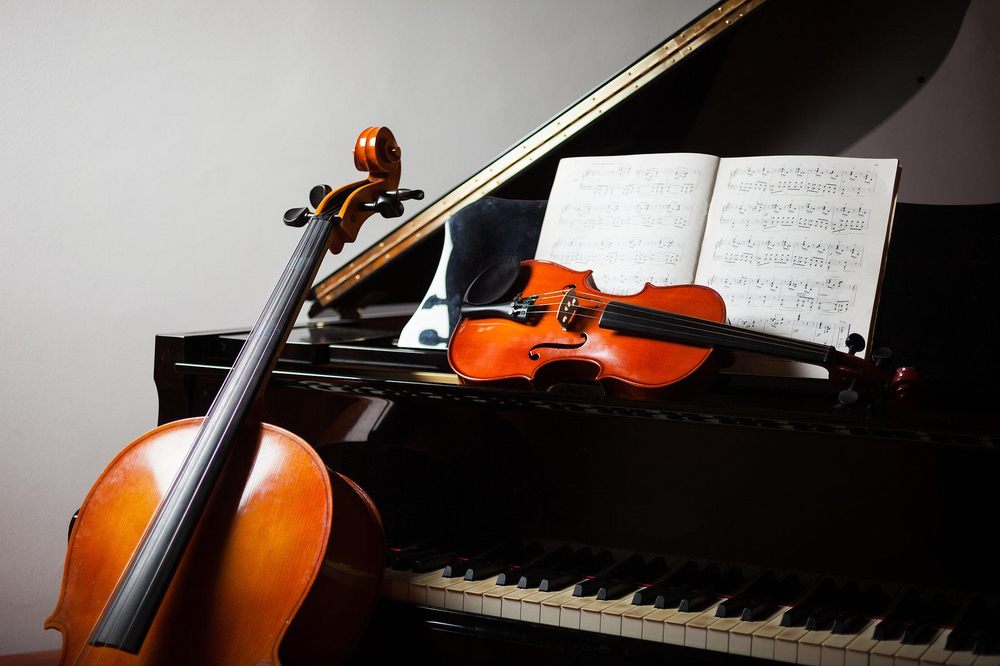 Melomanía y otros estados sensoriales: Piano, violonchelo violín. Los grandes trios (una personal)