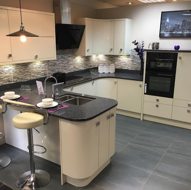 U%2Bshaped%2Bkitchen%2Bdesign%2B%252815%2529