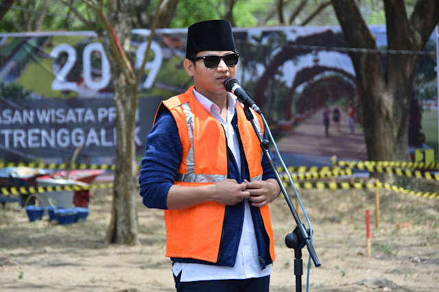 Bupati Trenggalek, Berinama Mushola di Kawasan Pantai Prigi Baitul Ghofilin