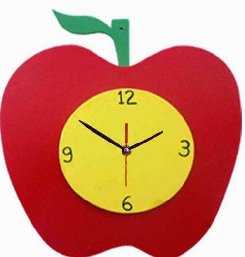 Jam dinding kayu unik berbentuk buah apel