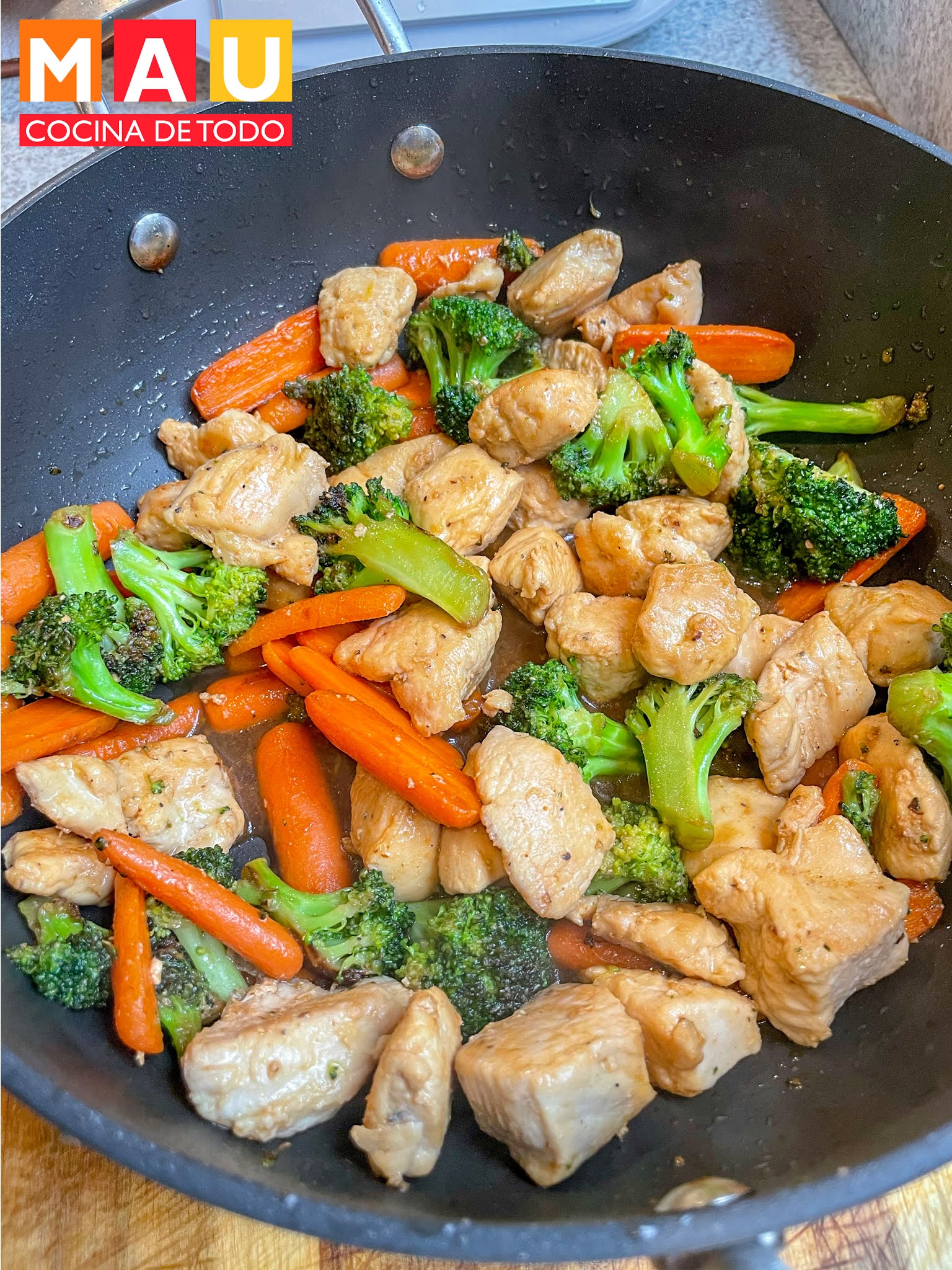 Arriba 42+ imagen receta de pechuga de pollo con brocoli y zanahoria